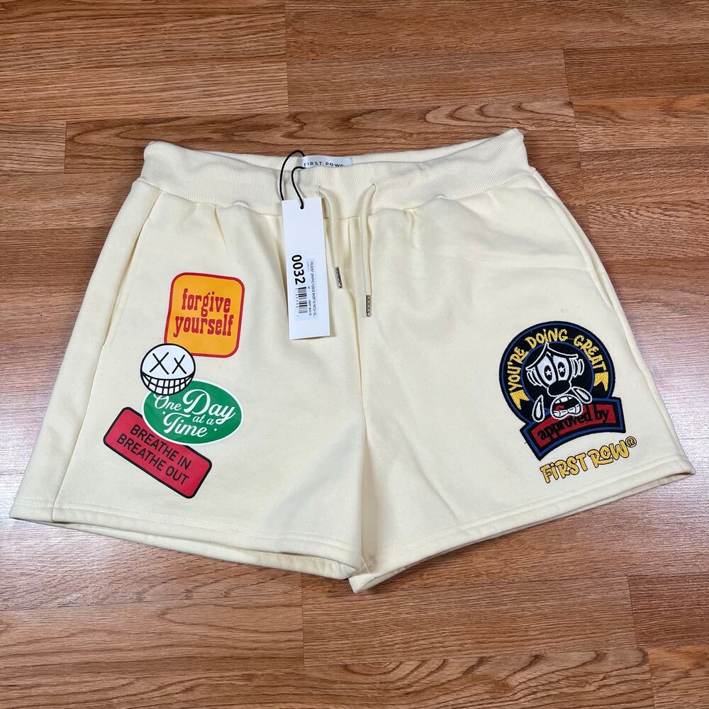 First Row Graphic Patch Fleece Shorts Cream Men’s Sz XL New